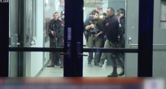 බ්‍රවුන් විශ්වවිද්‍යාලයේ වෙඩි තැබීම..